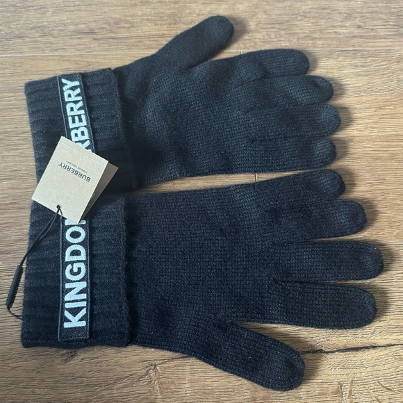 BURBERRY-AUTHENTIC (NWT) Unisex Black Cashmere Knit Gloves with Embroidery - Picture 8 of 15